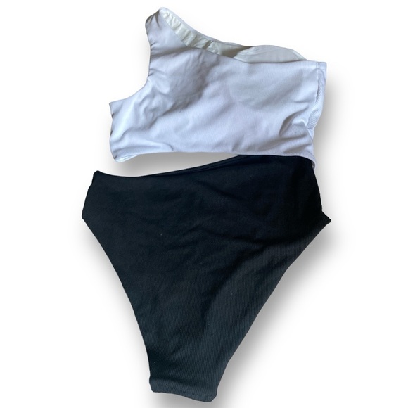 One Piece One Shoulder Cut Out Ribbed Midriff Cut-Out Swimsuit Black/Whi… - Picture 6 of 12